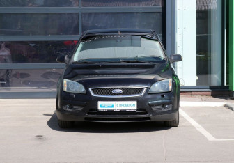 Подержанный автомобиль Ford Focus Sedan 2006 года (9 фото)