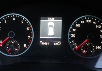 Подержанный автомобиль Volkswagen Tiguan 2012 года (17 фото)