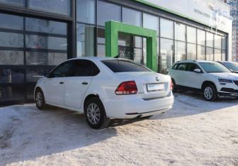 Подержанный автомобиль Volkswagen Polo Sedan 2017 года (3 фото)