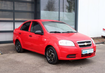 Подержанный автомобиль Chevrolet Aveo Sedan 2010 года (2 фото)