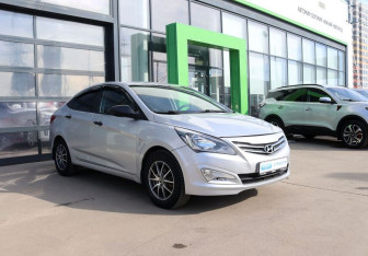 Подержанный автомобиль Hyundai Solaris Sedan 2014 года (7 фото)
