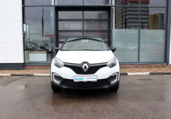 Подержанный автомобиль Renault Kaptur 2018 года (8 фото)
