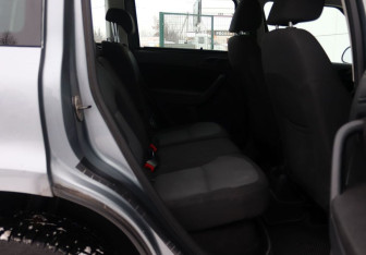 Подержанный автомобиль Skoda Yeti 2010 года (12 фото)