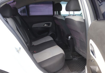 Подержанный автомобиль Chevrolet Cruze Sedan 2012 года (11 фото)