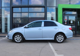 Подержанный автомобиль Toyota Corolla Sedan 2007 года (2 фото)