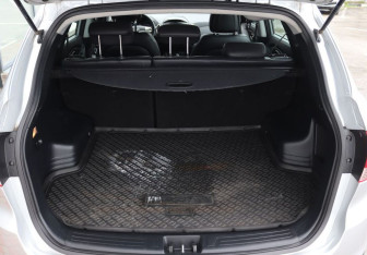 Подержанный автомобиль Hyundai ix35 2012 года (9 фото)