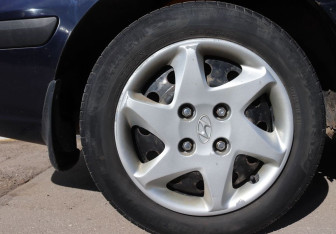 Подержанный автомобиль Hyundai Elantra Sedan 2006 года (17 фото)