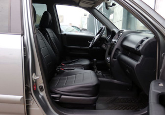 Подержанный автомобиль Honda CR-V 2005 года (13 фото)