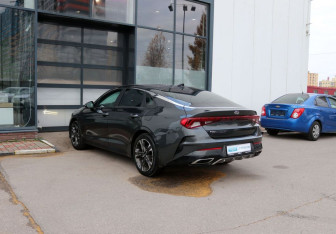 Подержанный автомобиль Kia K5 2021 года (3 фото)