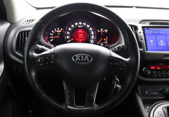Подержанный автомобиль Kia Sportage 2012 года (15 фото)