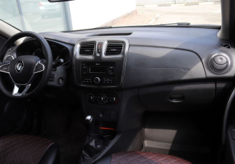 Подержанный автомобиль Renault Logan Sedan 2019 года (14 фото)
