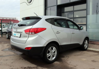Подержанный автомобиль Hyundai ix35 2013 года (5 фото)