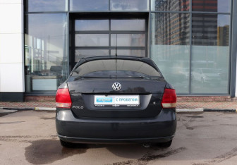 Подержанный автомобиль Volkswagen Polo Sedan 2012 года (4 фото)
