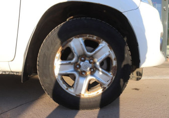 Подержанный автомобиль Toyota RAV4 2012 года (10 фото)
