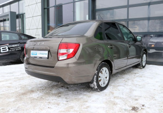 Подержанный автомобиль LADA (ВАЗ) Granta Sedan 2021 года (5 фото)