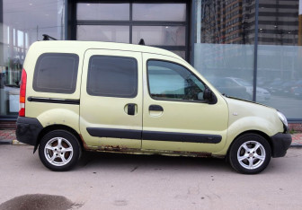 Подержанный автомобиль Renault Kangoo 2006 года (8 фото)