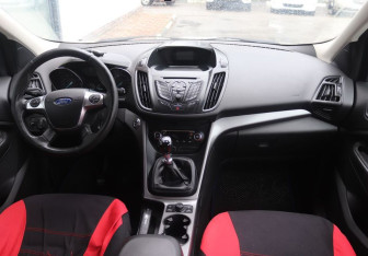 Подержанный автомобиль Ford Kuga 2013 года (15 фото)
