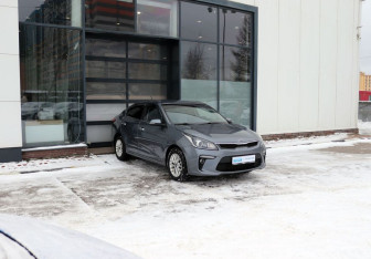 Подержанный автомобиль Kia Rio Sedan 2019 года (7 фото)