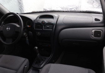 Подержанный автомобиль Nissan Almera Classic 2006 года (15 фото)