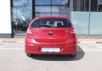 Подержанный автомобиль Hyundai i30 Hatchback 2010 года (4 фото)