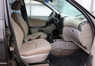 Подержанный автомобиль LADA (ВАЗ) Kalina Hatchback 2012 года (13 фото)