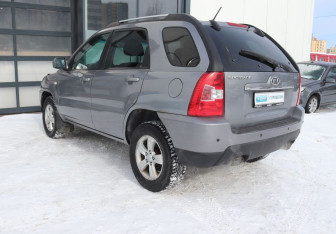 Подержанный автомобиль Kia Sportage 2010 года (7 фото)
