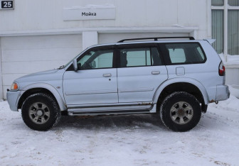 Подержанный автомобиль Mitsubishi Pajero Sport 2006 года (2 фото)