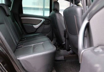 Подержанный автомобиль Renault Duster 2013 года (12 фото)