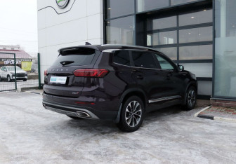 Подержанный автомобиль Chery Tiggo 8 Pro 2022 года (5 фото)