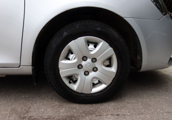 Подержанный автомобиль Geely Emgrand EC7 Sedan 2013 года (9 фото)