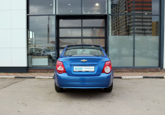 Подержанный автомобиль Chevrolet Aveo Sedan 2012 года (4 фото)