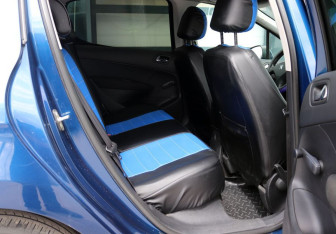 Подержанный автомобиль Peugeot 308 Hatchback 2009 года (11 фото)