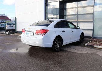 Подержанный автомобиль Chevrolet Cruze Sedan 2014 года (5 фото)