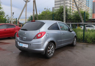 Подержанный автомобиль Opel Corsa 2006 года (5 фото)