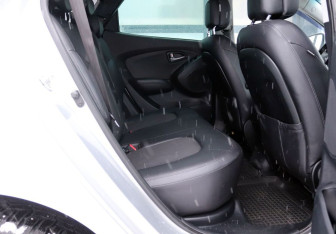 Подержанный автомобиль Hyundai ix35 2014 года (12 фото)