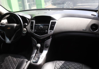 Подержанный автомобиль Chevrolet Cruze Sedan 2011 года (14 фото)