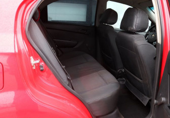 Подержанный автомобиль Chevrolet Aveo Sedan 2010 года (10 фото)
