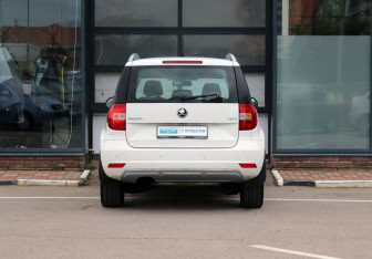 Подержанный автомобиль Skoda Yeti 2014 года (3 фото)