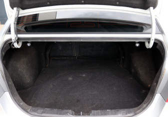 Подержанный автомобиль Hyundai Elantra Sedan 2007 года (15 фото)