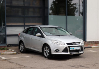 Подержанный автомобиль Ford Focus Sedan 2014 года (2 фото)
