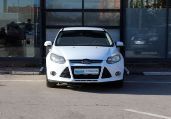 Подержанный автомобиль Ford Focus Hatchback 2012 года (3 фото)