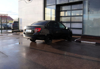 Подержанный автомобиль LADA (ВАЗ) Granta Sedan 2013 года (5 фото)