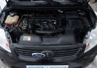 Подержанный автомобиль Ford Focus Sedan 2008 года (9 фото)