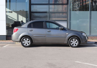 Подержанный автомобиль Kia Rio Sedan 2010 года (6 фото)