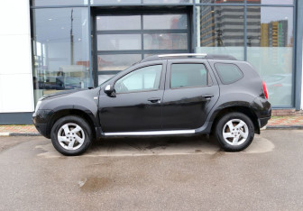 Подержанный автомобиль Renault Duster 2013 года (2 фото)