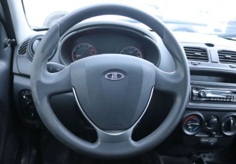 Подержанный автомобиль LADA (ВАЗ) Kalina Hatchback 2014 года (15 фото)