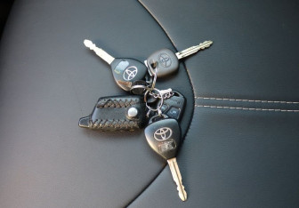 Подержанный автомобиль Toyota RAV4 2012 года (17 фото)
