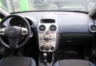 Подержанный автомобиль Opel Corsa 2007 года (14 фото)
