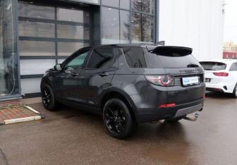 Подержанный автомобиль Land Rover Discovery Sport 2018 года (3 фото)