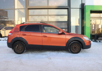 Подержанный автомобиль DongFeng H30 Cross 2016 года (6 фото)